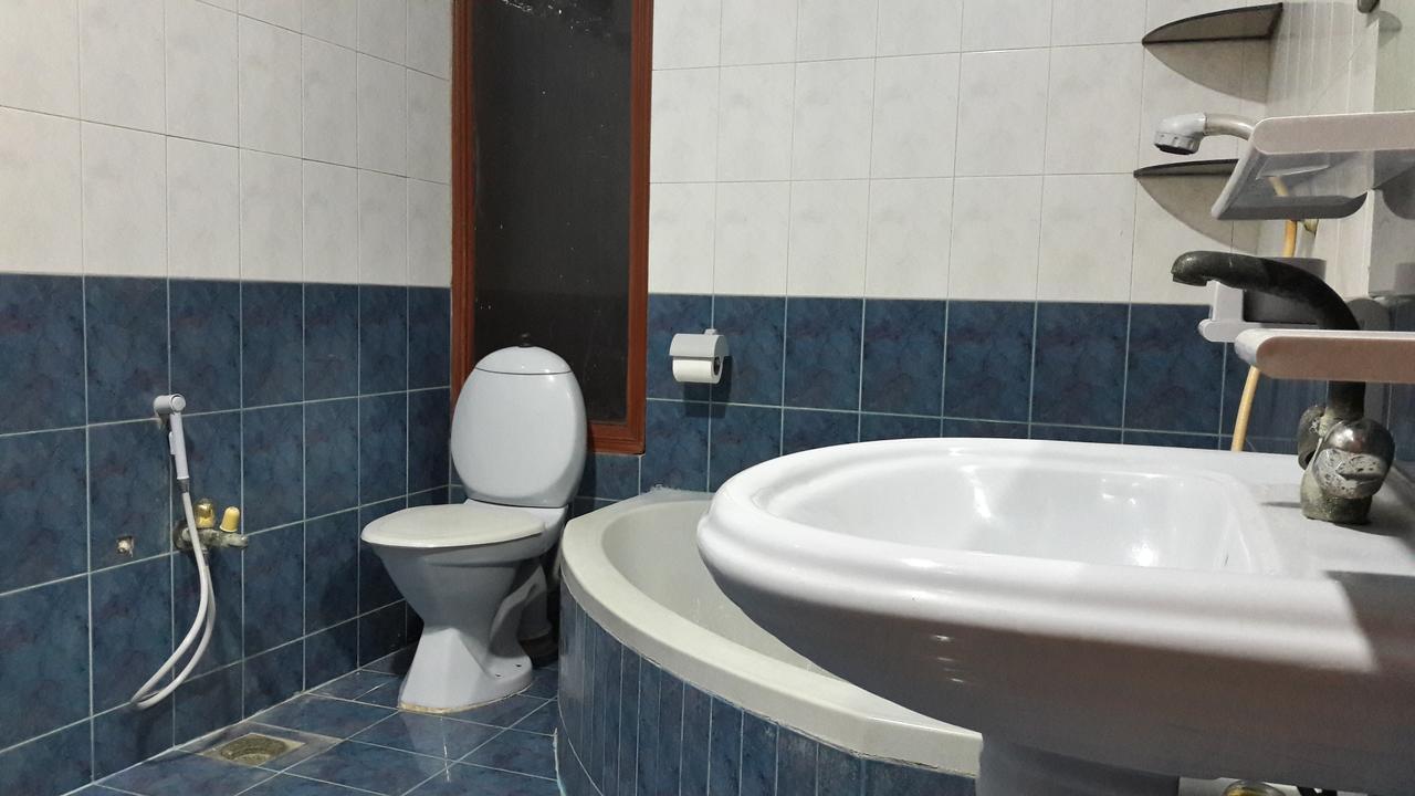 Hotel Seven 7 Karachi Buitenkant foto