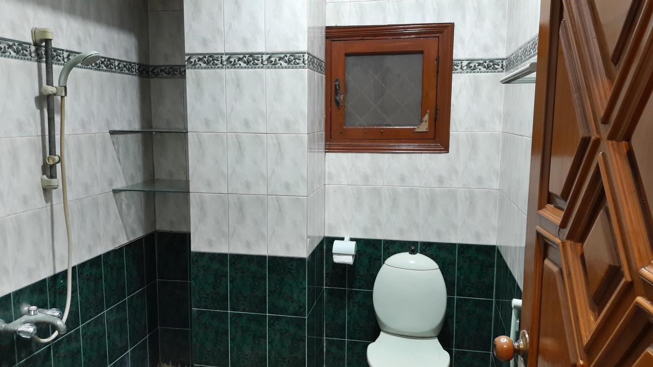 Hotel Seven 7 Karachi Buitenkant foto