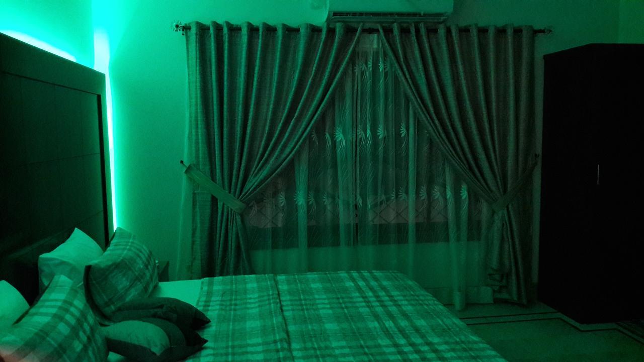 Hotel Seven 7 Karachi Buitenkant foto
