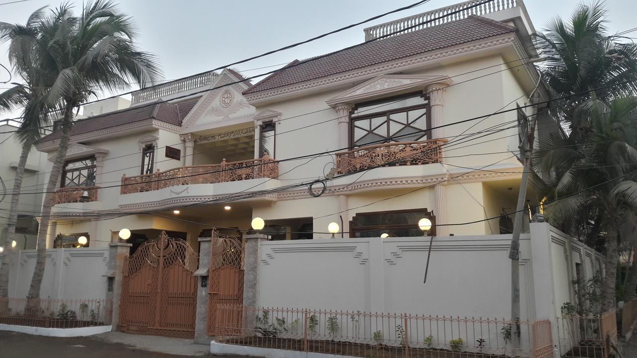 Hotel Seven 7 Karachi Buitenkant foto
