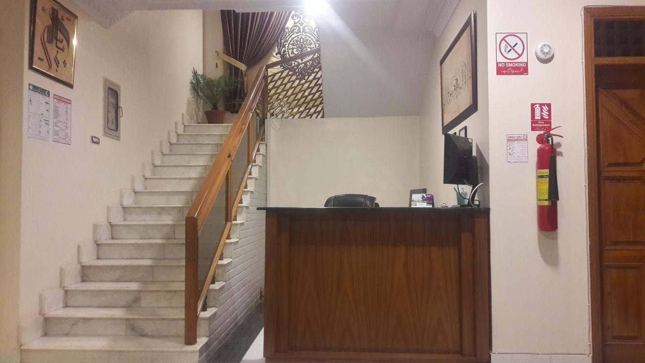 Hotel Seven 7 Karachi Buitenkant foto